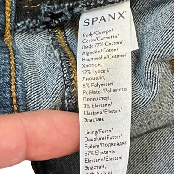 SPANX NWT Women's Distressed Ankle Pull On Skinny Blue Jeans Raw Hem Size Medium - Picture 13 of 16